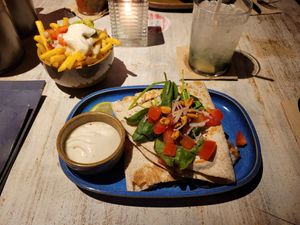 Quesadillas mit New Meat und mexican fries. at Enchilada in Bremen