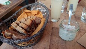 Faux-mage at ChaCha in Nantes