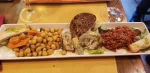 Chickpeas, fresh artichokes and lentils (tasted delicious and healthy) at Fiumefreddo Bio in Venice