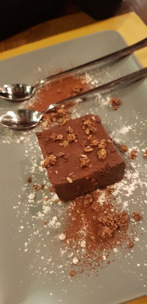 Chocolate torte with ginger and plum (10/10) at Fiumefreddo Bio in Venice