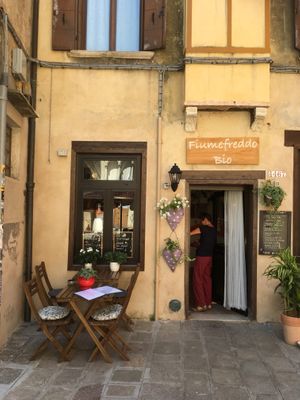 Small but packed with delicious vegan food  at Fiumefreddo Bio in Venice