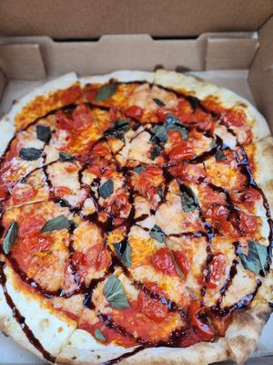 Vegan pizza at Frontagers in Pacific Beach