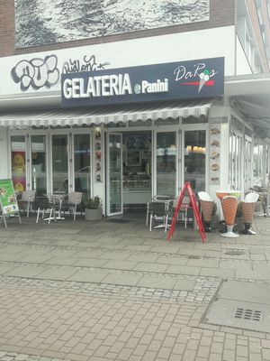 the store  at Gelateria e Panini Da Ros in Bremen
