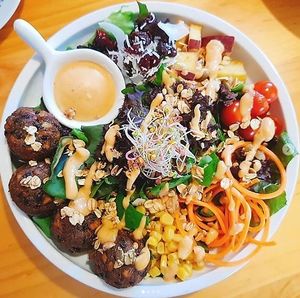 Crunch Salad at Veggie Lovers in Seongnam