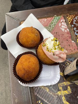 The two veg ones are the ones on the right, sorry for the meat one but I took only this pic...  at kePalle - Via Maqueda in Palermo