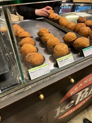   at kePalle - Via Maqueda in Palermo