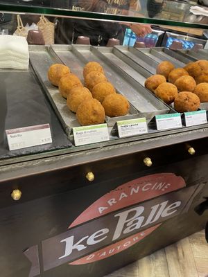   at kePalle - Via Maqueda in Palermo