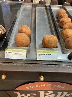   at kePalle - Via Maqueda in Palermo