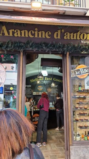 Outside view at kePalle - Via Maqueda in Palermo