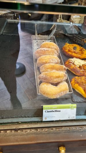Ciambellina with sugar (outside left some granita if you want to gain weight) at kePalle - Via Maqueda in Palermo