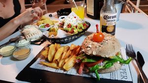 Burguer & Nachos and Burrito at Papagayo in Torremolinos