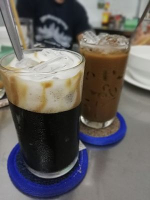 Kaffe Schwarz und mit Milch at Vietnamese Coffee & Noodle Soup in Siem Reap