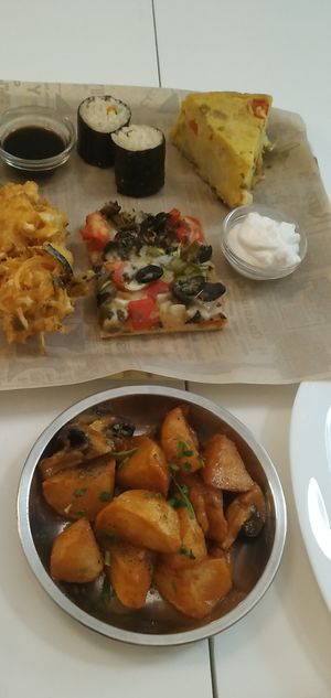 Maki full of rice 😅 at Loving Hut in Valencia