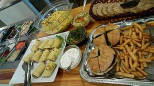 Comida en bufé at Loving Hut in Valencia