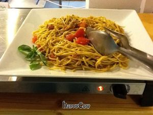 buffet dishes: vegan bolognese pasta at Loving Hut in Valencia