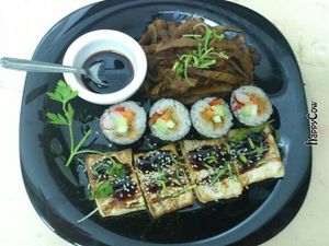 sushi at Loving Hut in Valencia