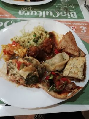 Buffet selection at Loving Hut in Valencia