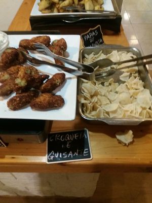 Buffet at Loving Hut in Valencia