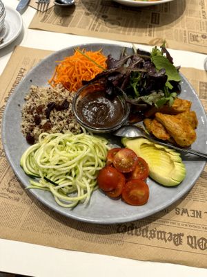 'Green' buddha bowl at La Tastaolletes in Valencia
