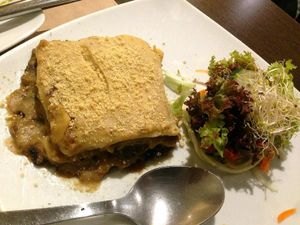 vegan lasagna with mushrooms at La Tastaolletes in Valencia