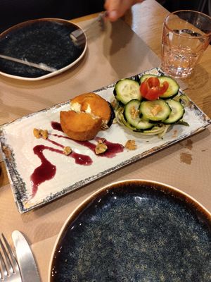 Queso de cabra frito at La Tastaolletes in Valencia