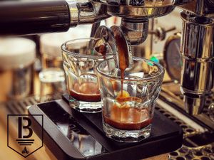 Speciality Espresso. From the Espresso machine you can enjoy a fine cup of coffee, either as an Espresso, Americano or with one of the 6 different vegan milks available to choose from. at BEAT Brew Bar in Valencia