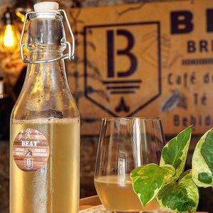 A refreshing drink for this Valencian summer is BEAT Brew Bar water kefir, a healthy and fully vegan probiotic drink full of goodness to rehydrate you and calm the dryness. Slighty sparkling with sour fruty  or cider notes. at BEAT Brew Bar in Valencia