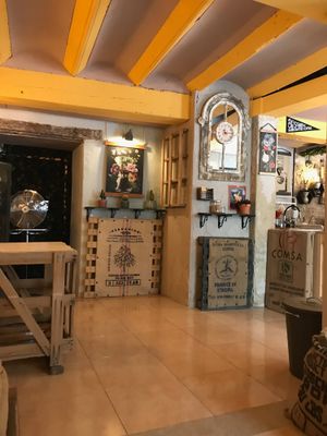 coffee bean bag decoration with palets at BEAT Brew Bar in Valencia