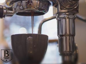 ? D O U B L E N A K E D ? BEAT'S Espresso ☞ Action ?
?: Honduras 》Caturra 》Fermented + Washed = ?
? Cert. Organic ✌ at BEAT Brew Bar in Valencia