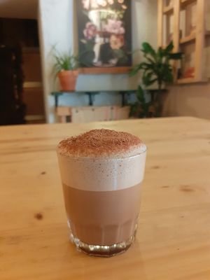 Superlatte of almond milk and cacao at BEAT Brew Bar in Valencia