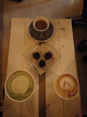 A friend told me to come and the three of us agree that this place is truly special and genuine. They have plenty of differents coffees and teas. Now I'm pretty sure I'll come back at BEAT Brew Bar in Valencia