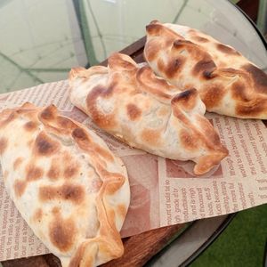 Empanadas argentinas veganas de soja texturizada at Cafe del Far in Salou