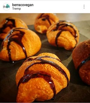croissant chocolate 100% vegetal at Berraco in Lleida