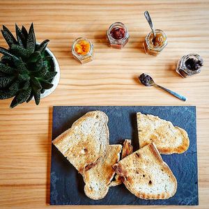 toasts with jam at Berraco in Lleida