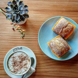 capuccino vegan cheese berraquitos at Berraco in Lleida