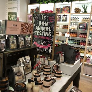 I love that body shop have always committed to being 100% cruelty free and promote this in their shops internationally at The Body Shop in Levallois-perret