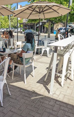 Outdoor seating at Fix & Repeat in Bend