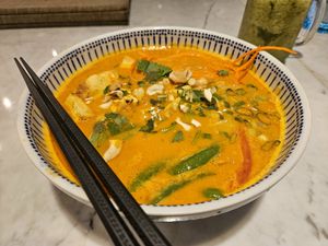 Curry noodle soup with coconut milk at Herbivore - Shin Kong Mitsukoshi in Taipei