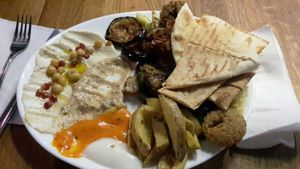 Mixed platter at Bodhi in Mannheim