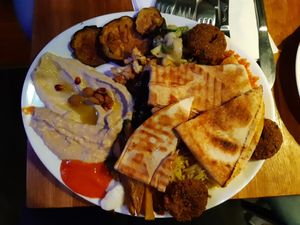 Mixed plate (vegan - without cheese) at Bodhi in Mannheim