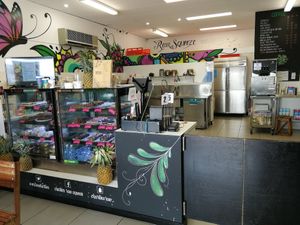 Front counter at Charlie's Raw Squeeze in Morningside