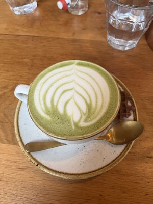 matcha latte with almond milk & vanilla syrup   at That's Toast in Bruges