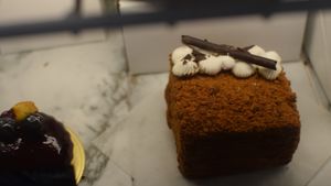 vegan honeyless cake at Pinoyshki in Seattle