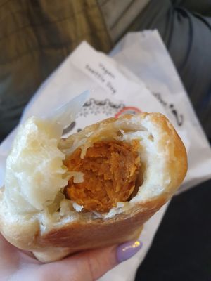 vegan Seattle dog at Pinoyshki in Seattle