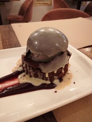 stracciacoco dessert at La Tia Carlota in Madrid