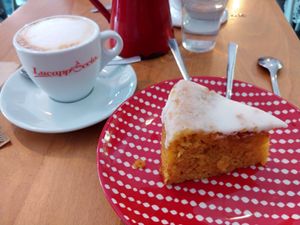 Lemon cake at Lille Brunch & Lunch in Tenerife