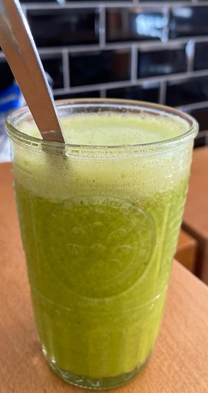 Fresh juice with ginger, apple and other things 👍🏼  at Lille Brunch & Lunch in Tenerife