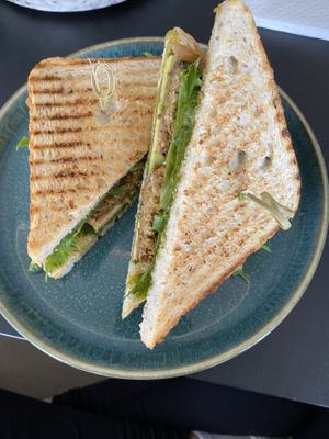   at hjá höllu in Grindavik