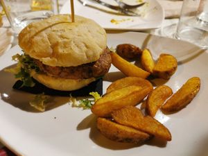 Vegan burger at Séptimo Arte in Conil De La Frontera