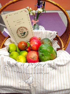 Frisches Obst - fair über crowdfarming  at Cafe Tomorrow in Linz Am Rhein